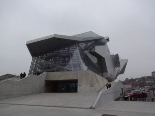 Musée confluence.JPG