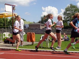zweite Runde der 800m wird eingeläutet .JPG