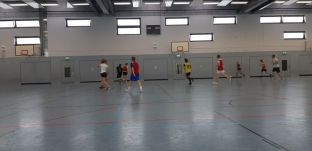 Fußballspiel Schüler-Lehrer 2019-03.jpg