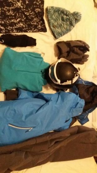 Skifreizeit 2018-33 Skisachen liegen bereit.JPG