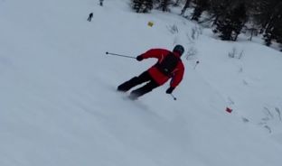 Skifreizeit 2018-60 Herr Simsek auf Schussfahrt.JPG