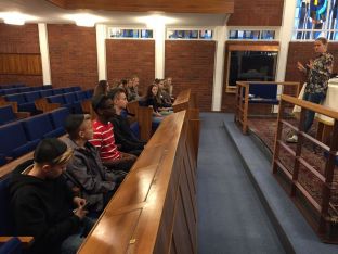 Besuch in der Synagoge 02.jpg