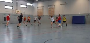 Fußballspiel Schüler-Lehrer 2019-11.jpg