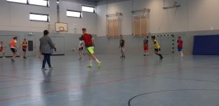 Fußballspiel Schüler-Lehrer 2019-17.jpg