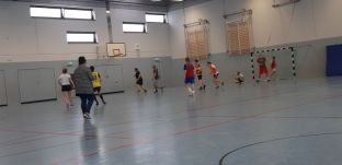 Fußballspiel Schüler-Lehrer 2019-18.jpg