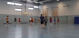 Fußballspiel Schüler-Lehrer 2019-30.jpg