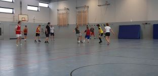 Fußballspiel Schüler-Lehrer 2019-13.jpg
