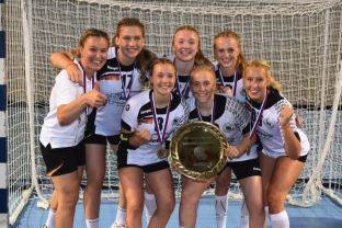 Handballerinnen Europameister 02.jpg