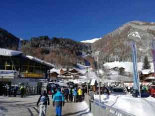 Skifreizeit 2018-12 Ein wunderschöner Skitag erwartet uns.JPG