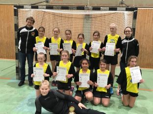 Handballmädchen erfolgreich-01.jpg