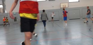 Fußballspiel Schüler-Lehrer 2019-21.jpg