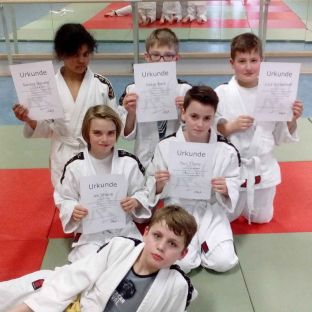 Judopruefung_Gruppe2.jpg