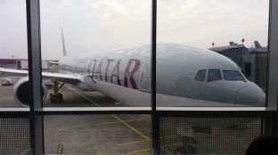 Katar 2018-01 Die Maschine wartet schon.JPG